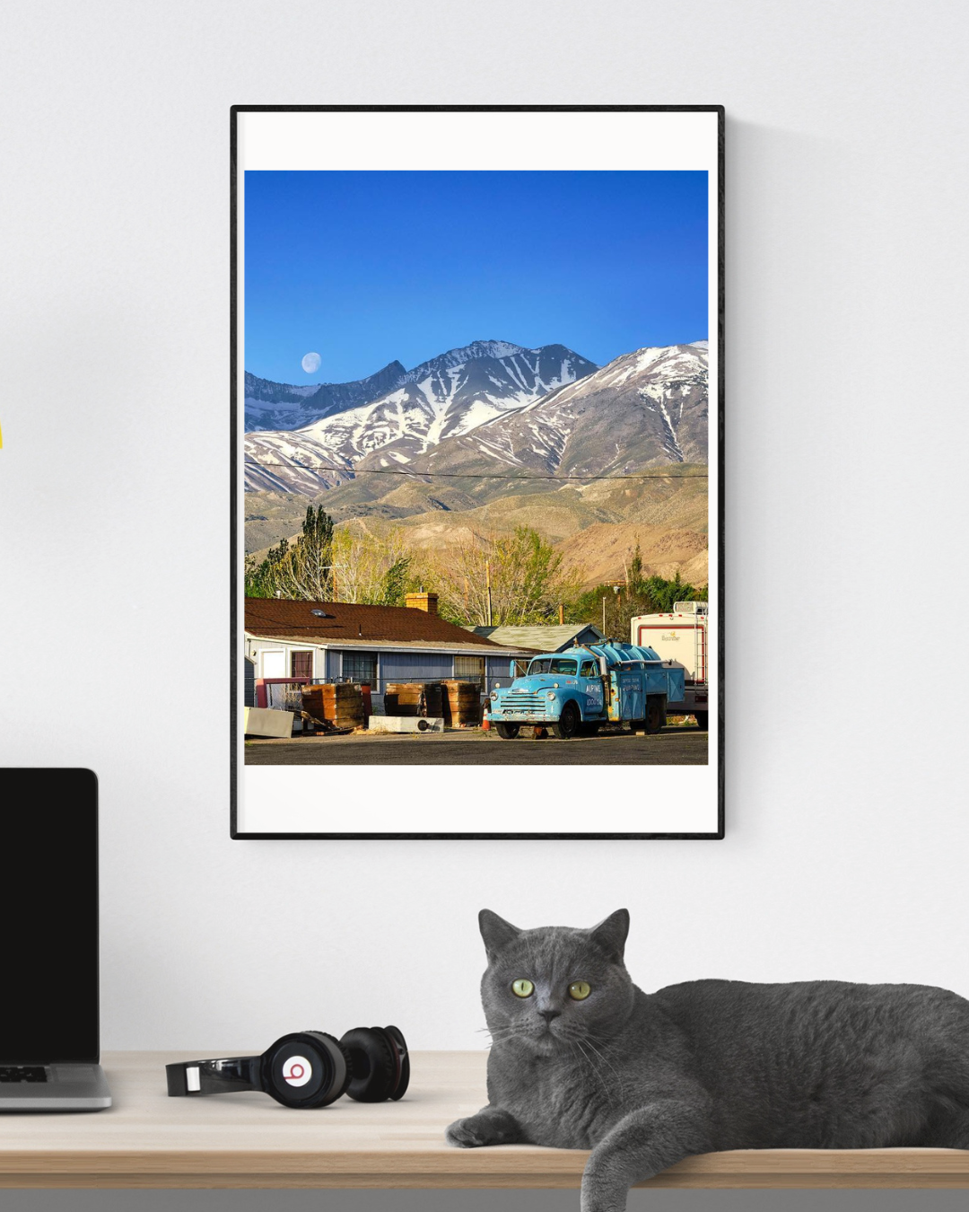 Moonset over the eastern Sierras